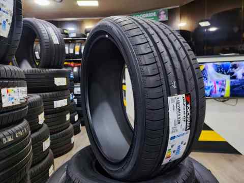 Yokohama  BluEarth-GT AE51 245/35 R19