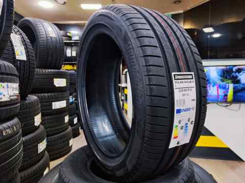 Bridgestone TURANZA-6 225/45 R17