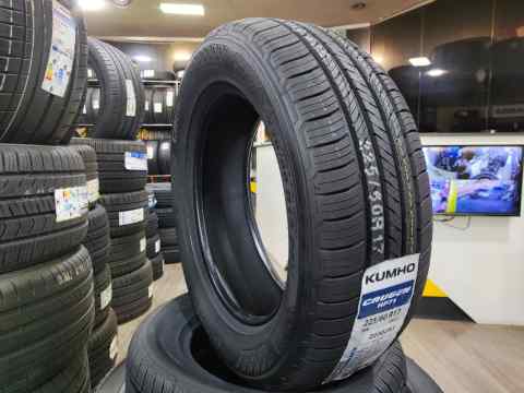 Kumho Crugen HP71 225/60 R17