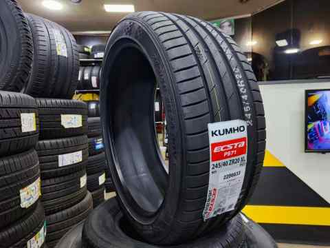 Kumho Ecsta PS71 245/40 R20