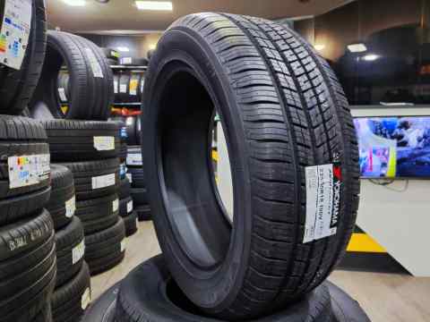 Yokohama AVID Ascend GT 235/45 R19