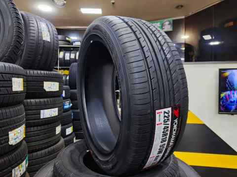 Yokohama ADAVN dB V552 225/45 R18